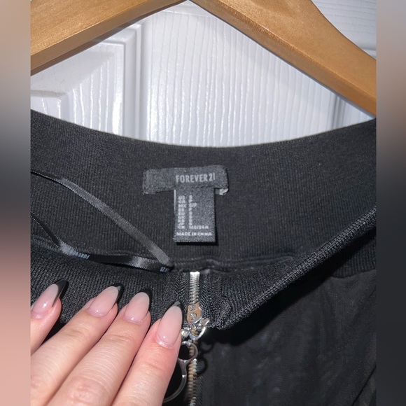 Off the shoulder sheer mesh crop top! - Picture 3 of 4